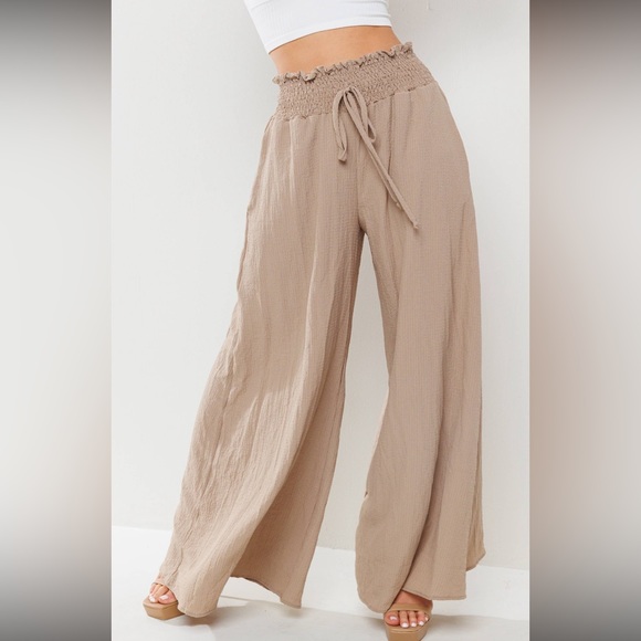 ✨NEW LIST✨ High Smocked Waisted Wide Leg Crinkle Fabric Pants - Picture 4 of 6